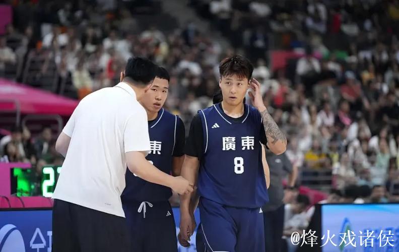 辽粤大战支离破碎!63次犯规62次罚球45次失误 辽粤大战支离破碎!63次犯规62次罚球45次失误