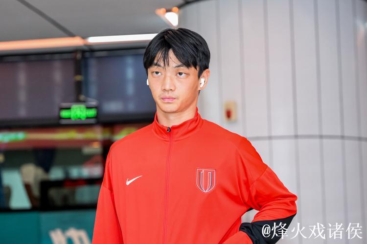 成都蓉城再添一名国脚 杨明洋：30岁是追梦的起点